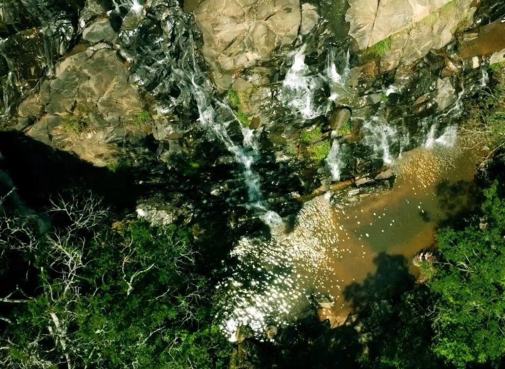 Cachoeira escondida Joanópolis SP
