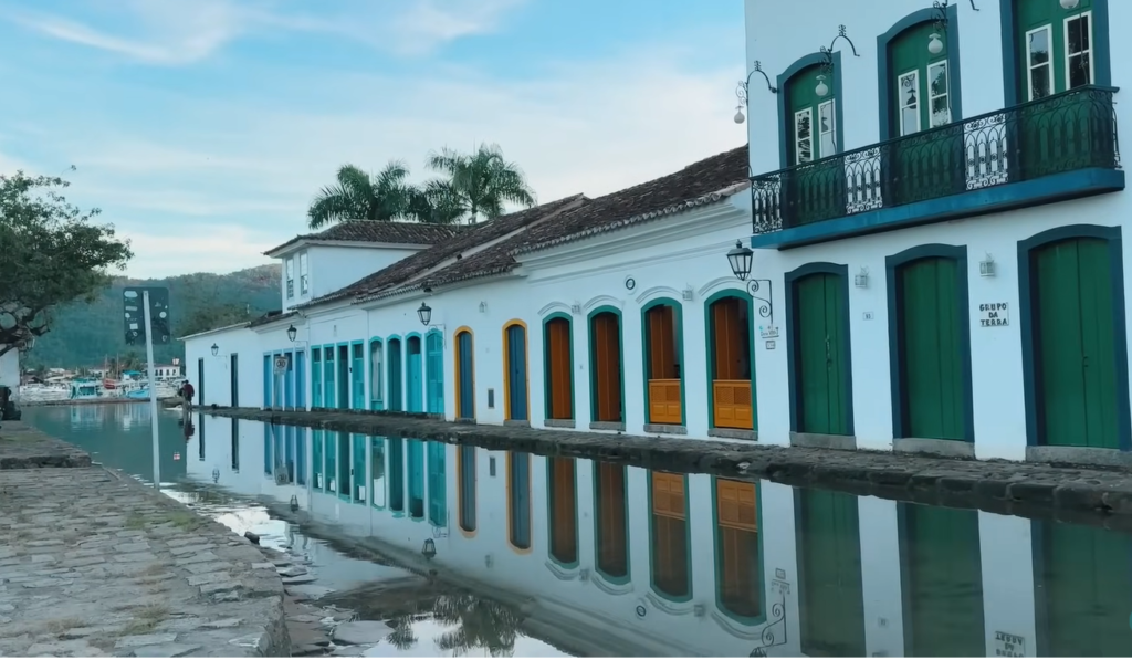 Ruas alagadas de Paraty rj - patrimônio unesco